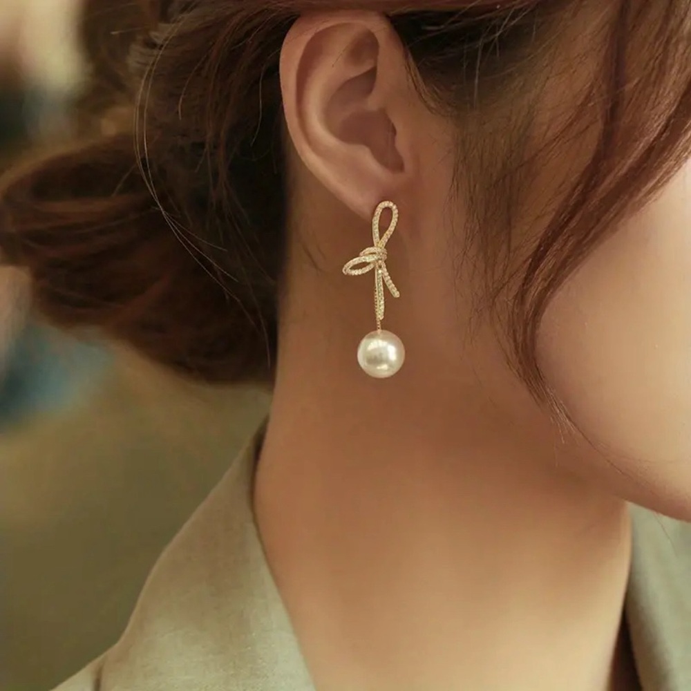 Elegant Ribbon Earring
